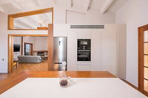 Azatis Luxury Villa