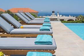 Azatis Luxury Villa