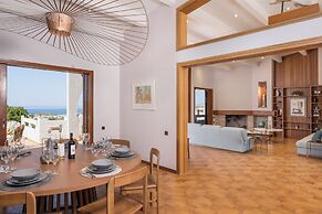 Azatis Luxury Villa