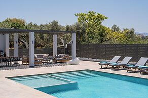 Azatis Luxury Villa