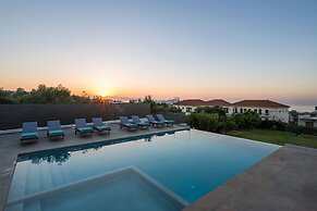 Azatis Luxury Villa