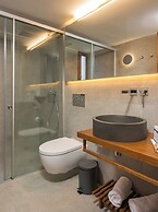 Azatis Luxury Villa