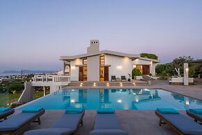 Azatis Luxury Villa