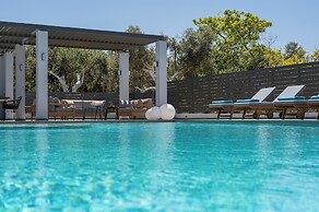 Azatis Luxury Villa