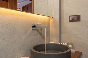 Azatis Luxury Villa