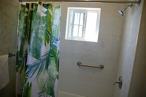 Sea Coast Inn & Suites