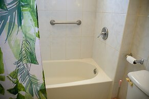 Sea Coast Inn & Suites