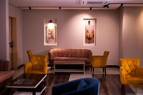Ahlin 2 Serviced Apartment