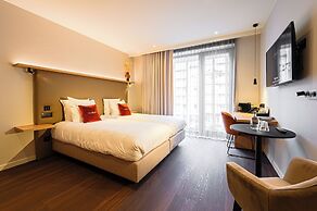 The CORNR Hotel