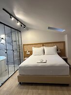 Belle Athenes - Luxury Rooms at Monastiraki Railway Station