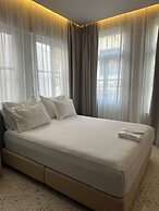 Belle Athenes - Luxury Rooms at Monastiraki Railway Station