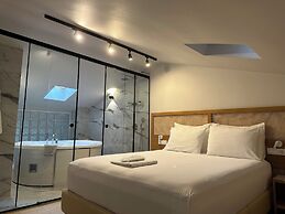 Belle Athenes - Luxury Rooms at Monastiraki Railway Station