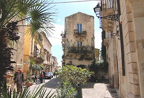 Baroque Apartments - Casa al Teatro