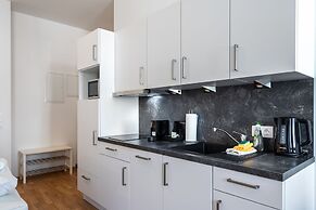 FeelGood Apartments LakeLiving