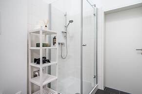 FeelGood Apartments LakeLiving