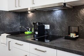 FeelGood Apartments LakeLiving