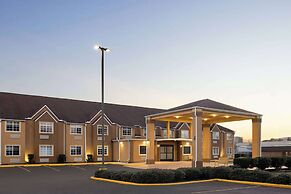 Days Inn By Wyndham Jackson Downtown