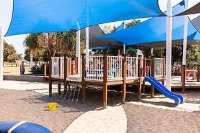 Family Home in Balmoral - Family Stays