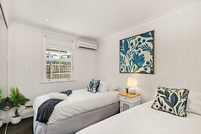 Family Home in Balmoral - Family Stays