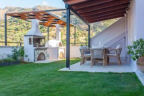 Sound Of The Mountain Chania