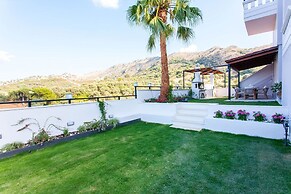 Sound Of The Mountain Chania