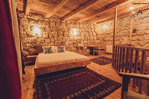 Pinhan Cave Suites