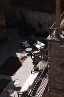 Pinhan Cave Suites