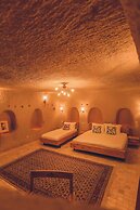 Pinhan Cave Suites