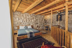 Pinhan Cave Suites
