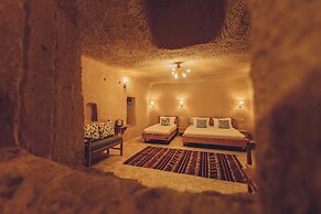 Pinhan Cave Suites