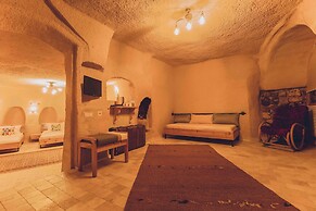Pinhan Cave Suites