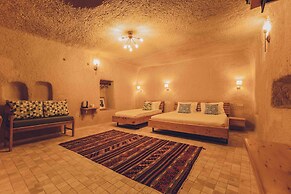 Pinhan Cave Suites