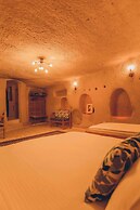 Pinhan Cave Suites