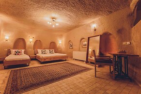 Pinhan Cave Suites