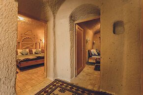 Pinhan Cave Suites
