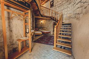 Pinhan Cave Suites