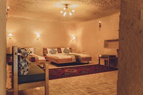 Pinhan Cave Suites