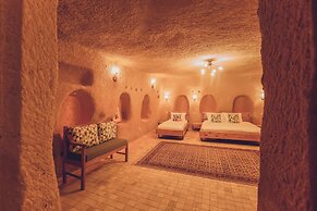 Pinhan Cave Suites