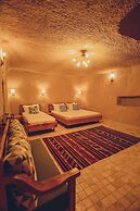 Pinhan Cave Suites