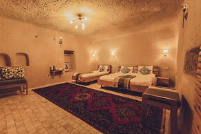 Pinhan Cave Suites