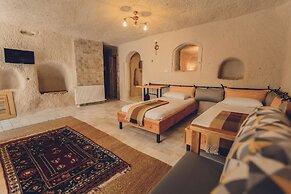 Pinhan Cave Suites