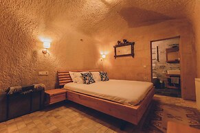 Pinhan Cave Suites