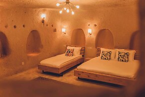 Pinhan Cave Suites