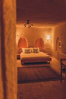 Pinhan Cave Suites