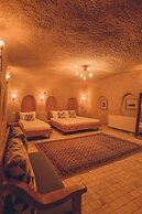 Pinhan Cave Suites