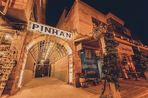 Pinhan Cave Suites