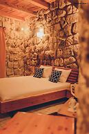 Pinhan Cave Suites