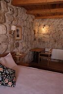 Pinhan Cave Suites