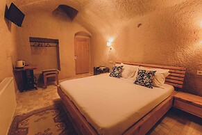 Pinhan Cave Suites