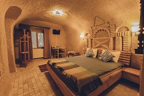 Pinhan Cave Suites